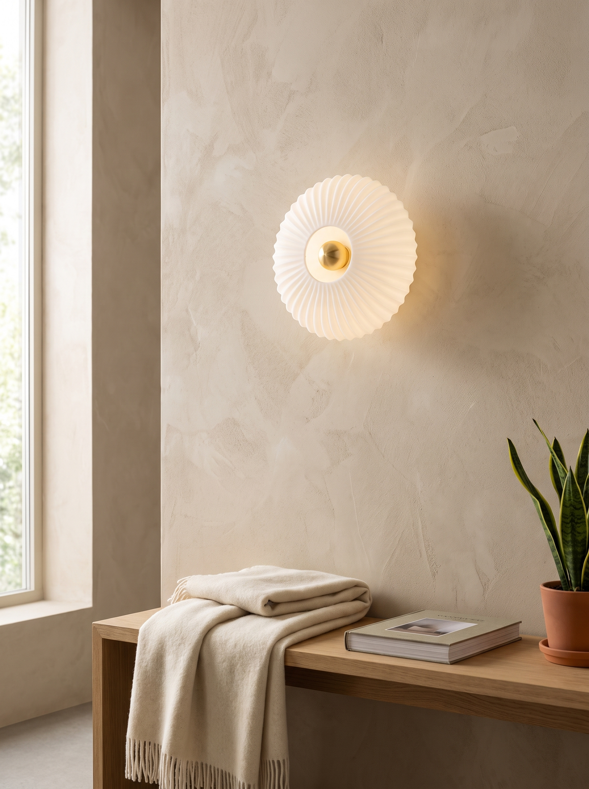 Nordic Vintage Glass Wall Sconce - Warm Architectural Accent